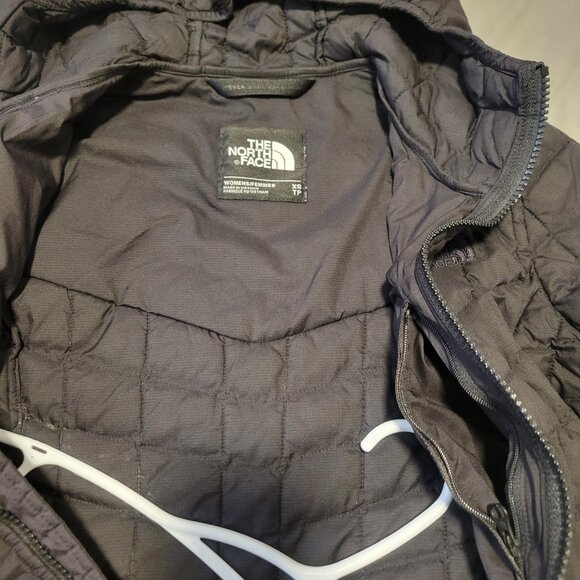 The North Face thermoball coat. XS - Picture 3 of 5